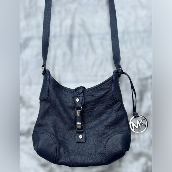 Michael Kors Dark Blue Leather Shoulder Bag EUC - Picture 4 of 9